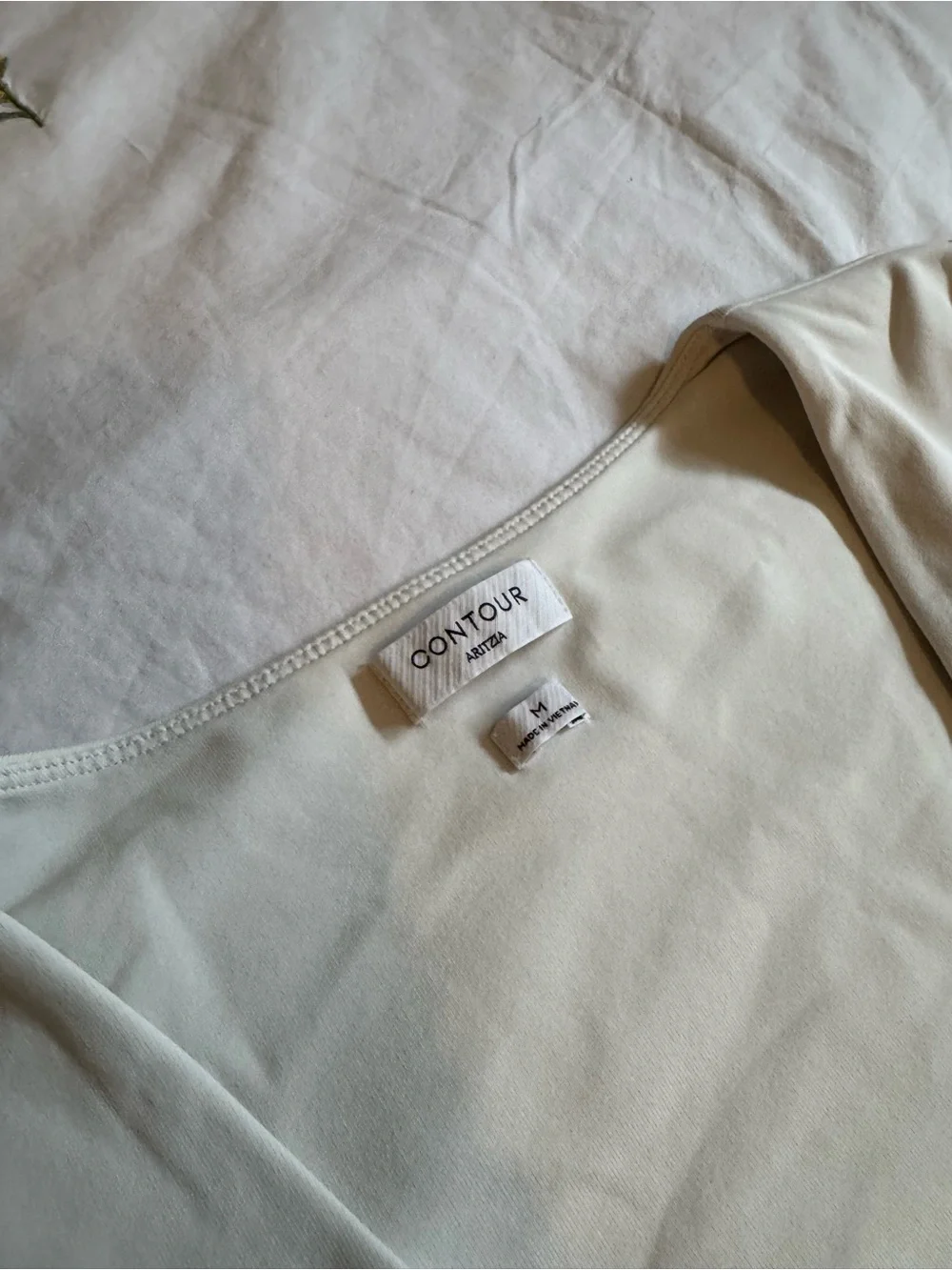 Aritzia CONTOUR Soft Off White Long Sleeve Top - Picture 3 of 5